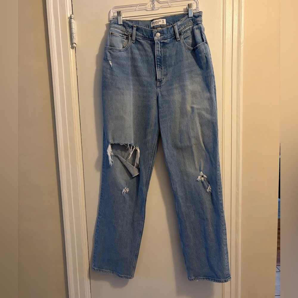 Abercrombie & Fitch 90’s Straight Ultra High Rise Distressed Curve Love Jean 29